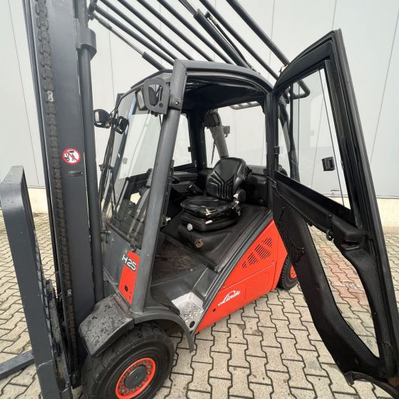 Linde H25T (392) - Forklift: picture 2