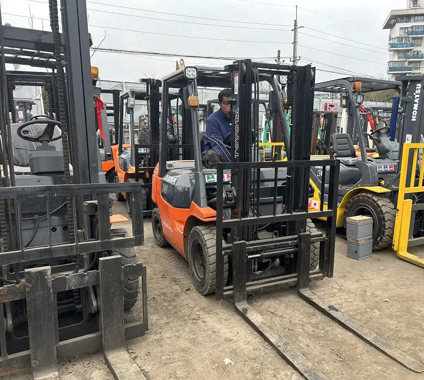 Made in Japan Used Toyota FD30 FD40 FD50 3 ton 4 ton 5 ton Small Diesel Forklift For Sale - Forklift: picture 5