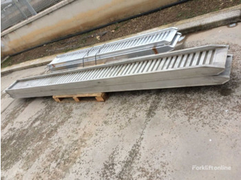 New COUPLE OF RAMPS MM 100 X 3000 X 360 - Loading ramp: picture 1
