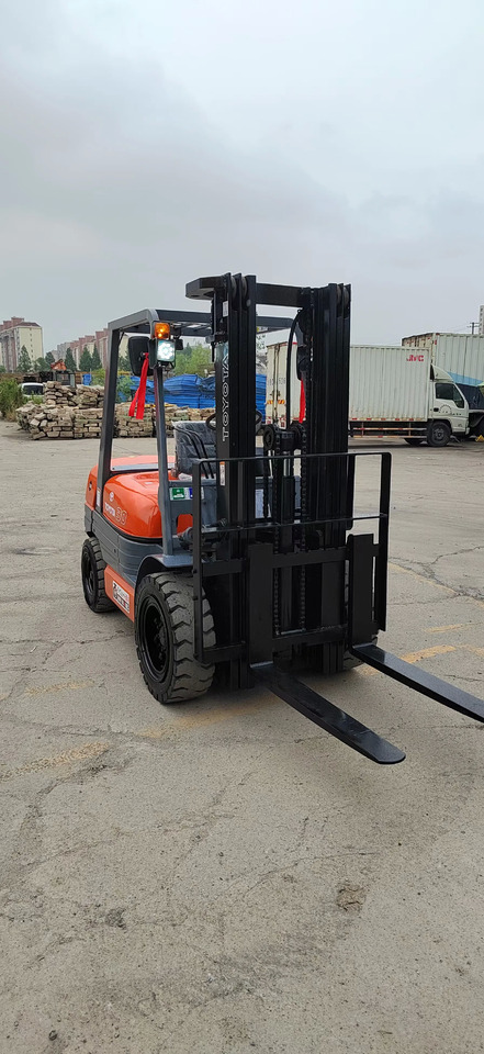 Second hand Toyota forklift FD30 used Toyota forklift FD30 FD50 FD70 TCM Komatsu forklift for sale - Forklift: picture 2