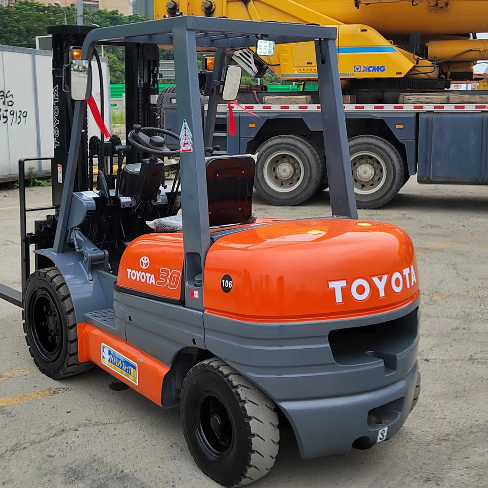 Second hand Toyota forklift FD30 used Toyota forklift FD30 FD50 FD70 TCM Komatsu forklift for sale - Forklift: picture 1