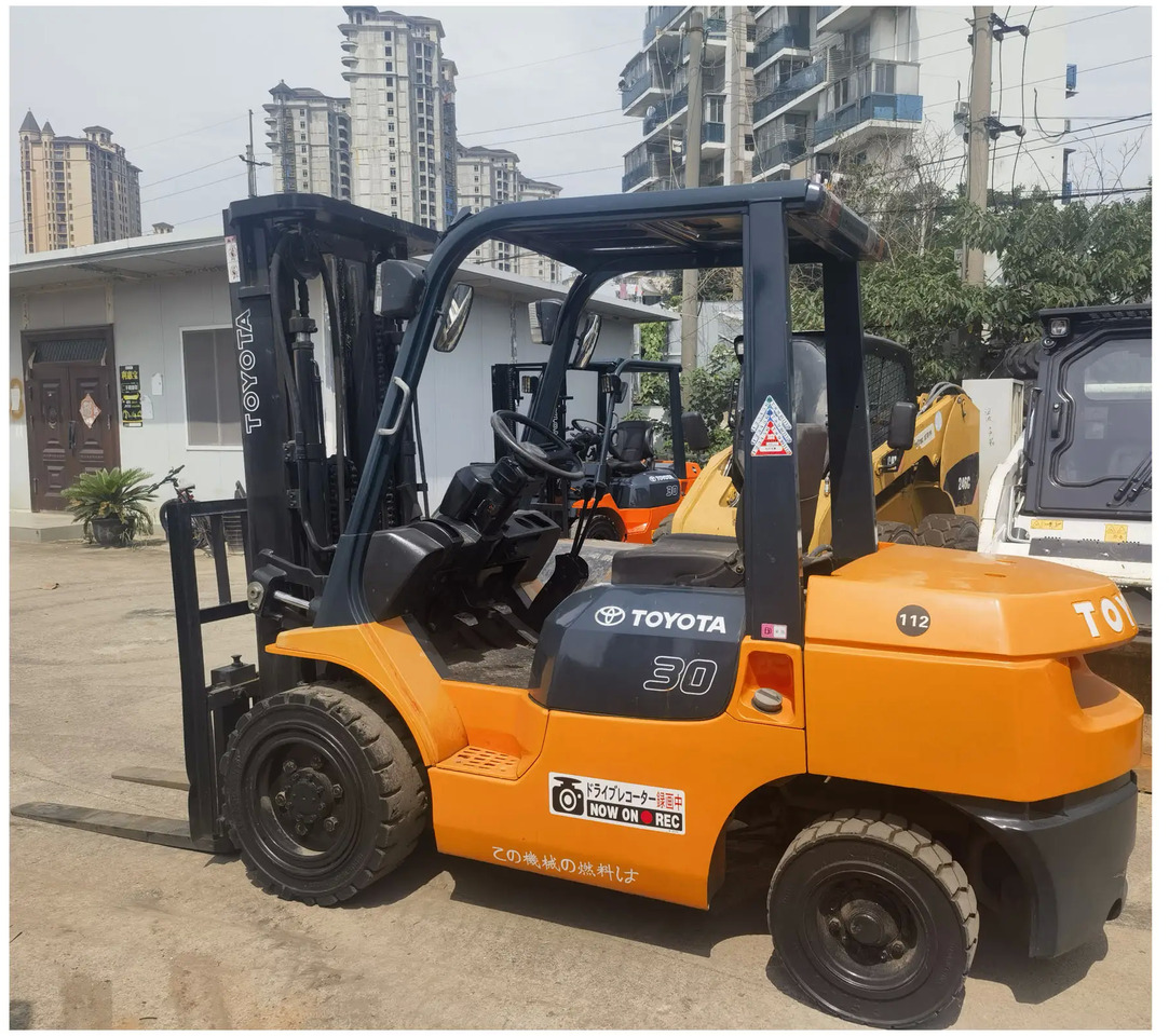 Secondhand Toyota 3t Diesel Forklift good Condition From Japan low Price Toyota Fd30 Forklift - Forklift: picture 1