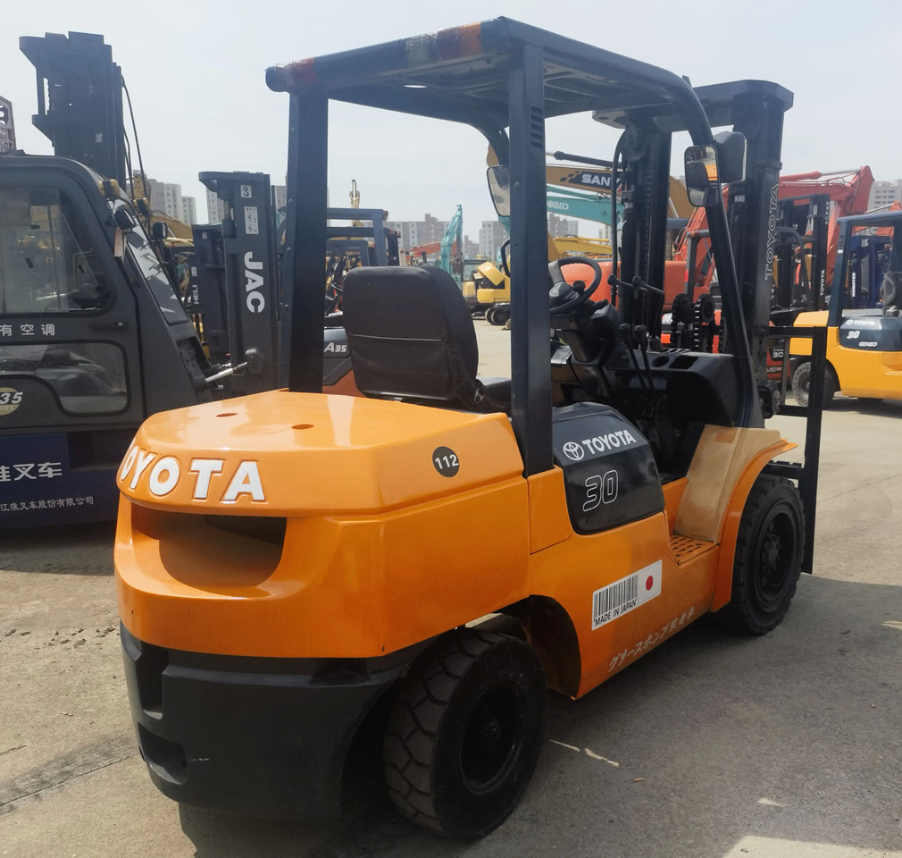 Secondhand Toyota 3t Diesel Forklift good Condition From Japan low Price Toyota Fd30 Forklift - Forklift: picture 2