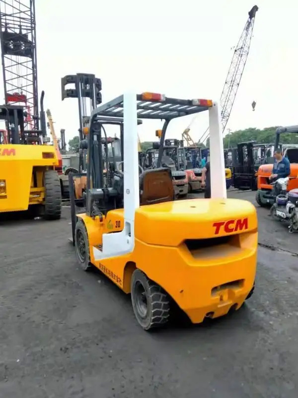 TCM FD30 Japan forklift 3 ton warehouse container pallet lifting truck fd30 used forklift price - Forklift: picture 4