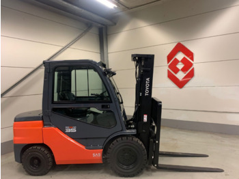 Diesel forklift TOYOTA