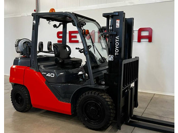 Toyota 10325 - 8FG40  - Forklift: picture 1