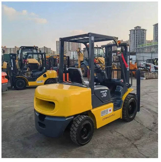 Good price Japan 3 tons FD30 used diesel forklift komatsu Forklift FD30 FD50 FD70 cheap for sale - Forklift: picture 1