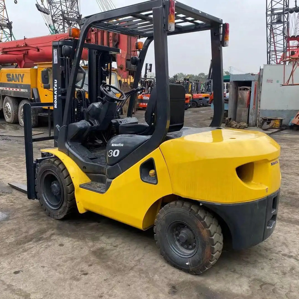 Japan used diesel forklift 3 ton for sale used komatsu diesel forklift fd30 cheap price - Forklift: picture 3