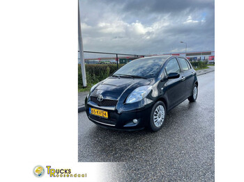 Toyota Yaris + manual - car