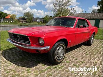 Car Ford Mustang: picture 1