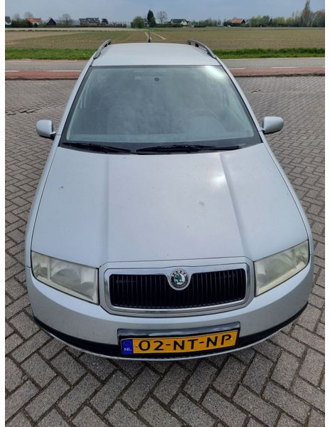 Škoda Fabia 1.4 MPI - Car: picture 2