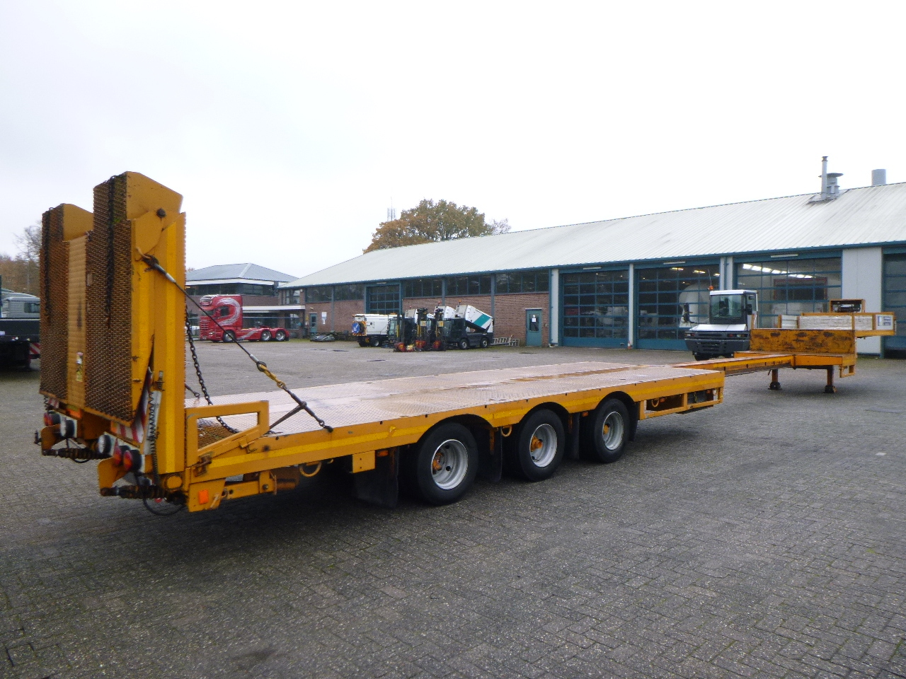 Broshuis 3-axle semi-lowbed trailer E-2190-24 / 47.5 T ext. 15.2m - Low loader semi-trailer: picture 4