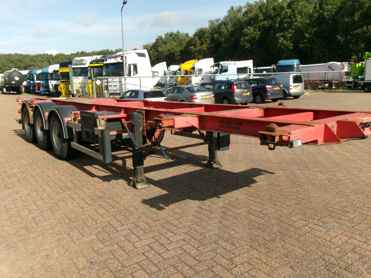 Burg 3-axle container chassis 20,30 ft + ADR - Container transporter/ Swap body semi-trailer: picture 2
