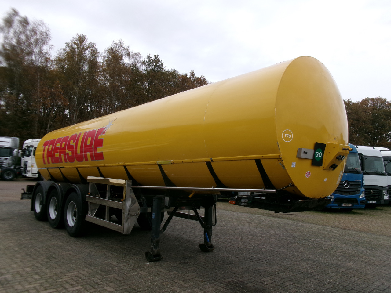 Crane Fruehauf Food (beer) tank inox 30 m3 / 2 comp - Tank semi-trailer: picture 2