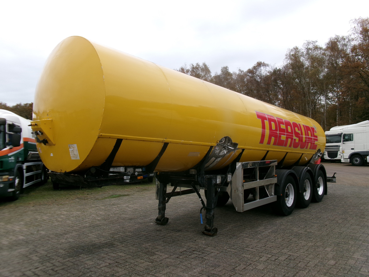 Crane Fruehauf Food (beer) tank inox 30 m3 / 2 comp - Tank semi-trailer: picture 1