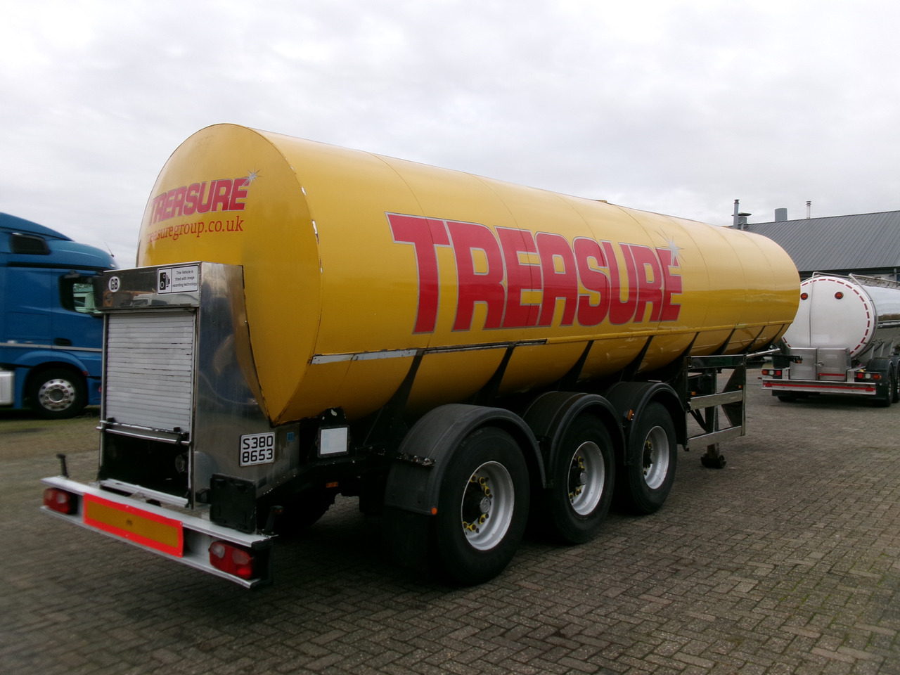 Crane Fruehauf Food (beer) tank inox 30 m3 / 2 comp - Tank semi-trailer: picture 4