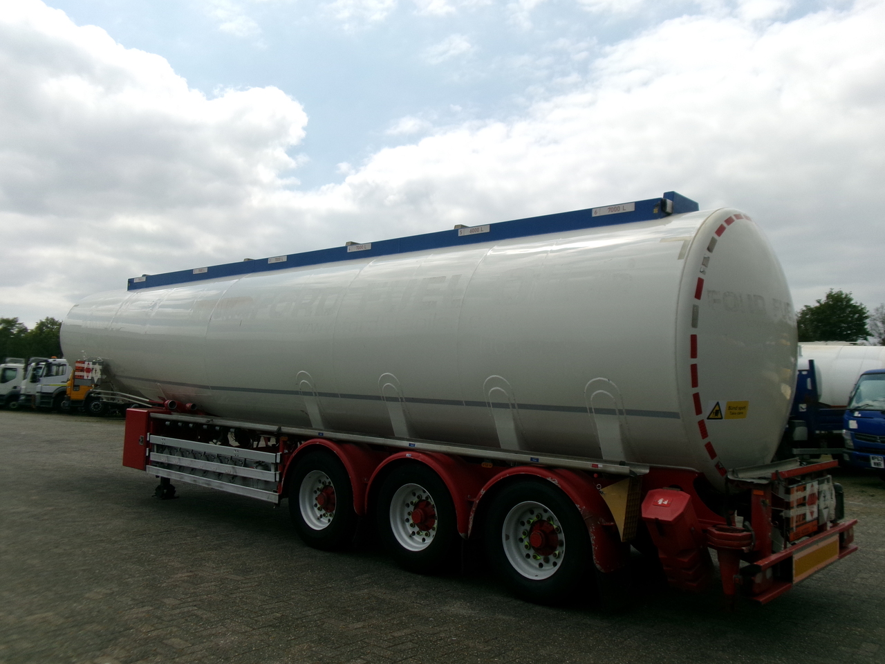 Feldbinder Fuel tank alu 44.6 m3 + pump - Tank semi-trailer: picture 3