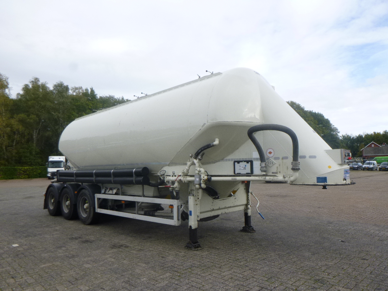 Feldbinder Powder tank alu 40 m3 / 1 comp - Tank semi-trailer: picture 2