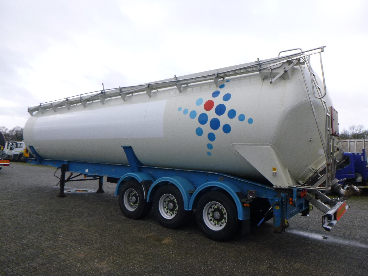 Feldbinder Powder tank alu 60 m3 (tipping) - Tank semi-trailer: picture 3