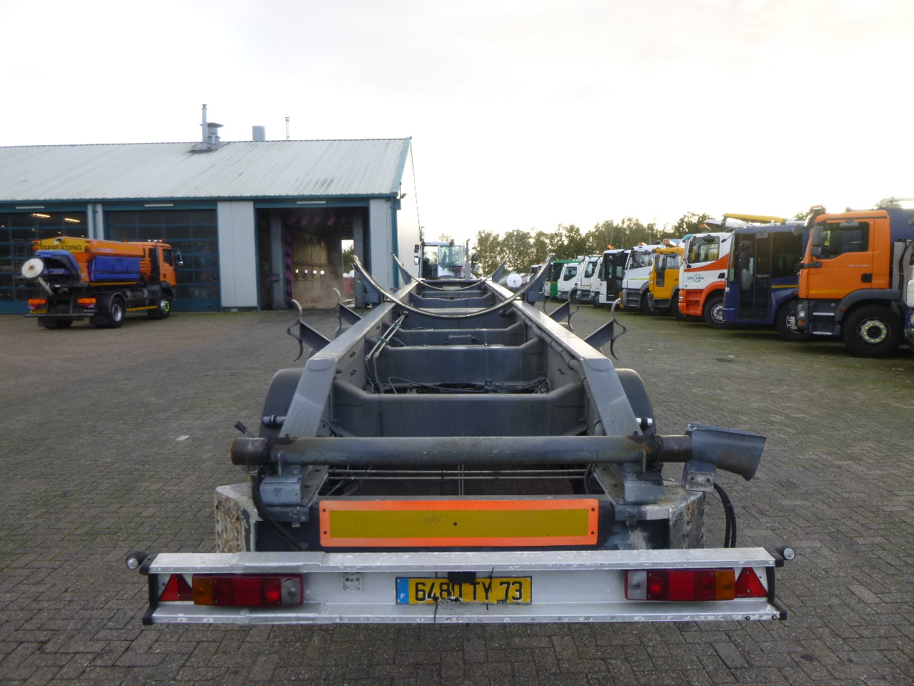 Tank semi-trailer for transportation of bulk materials Filiat 3-axle tank trailer chassis incl supports: picture 9