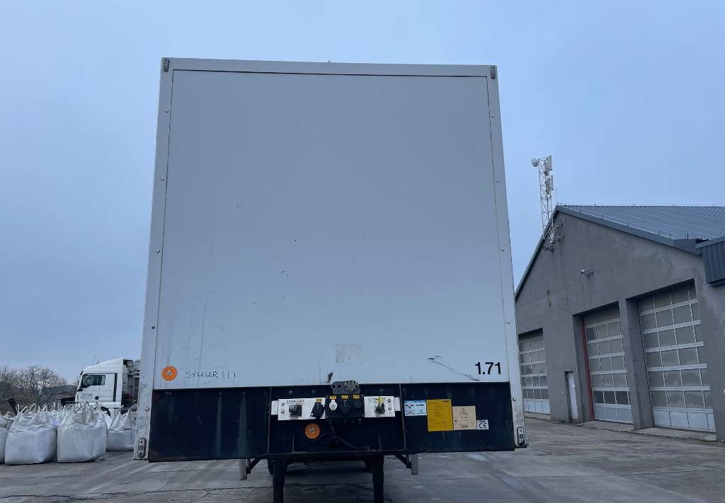 LAG O-2-33  - Closed box semi-trailer: picture 2