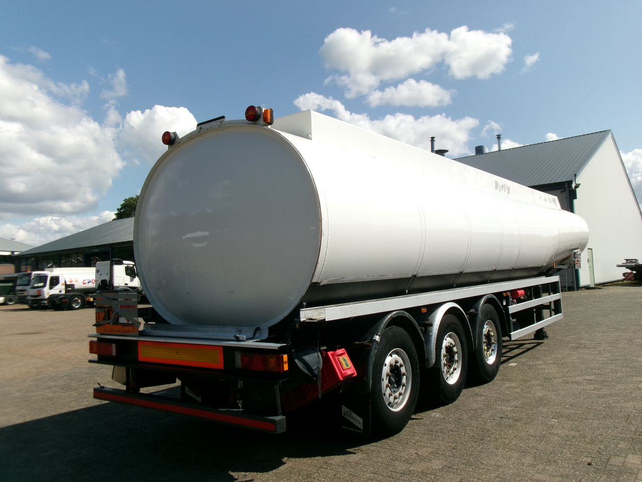 Lakeland Fuel tank alu 42.8 m3 / 6 comp + pump - Tank semi-trailer: picture 3
