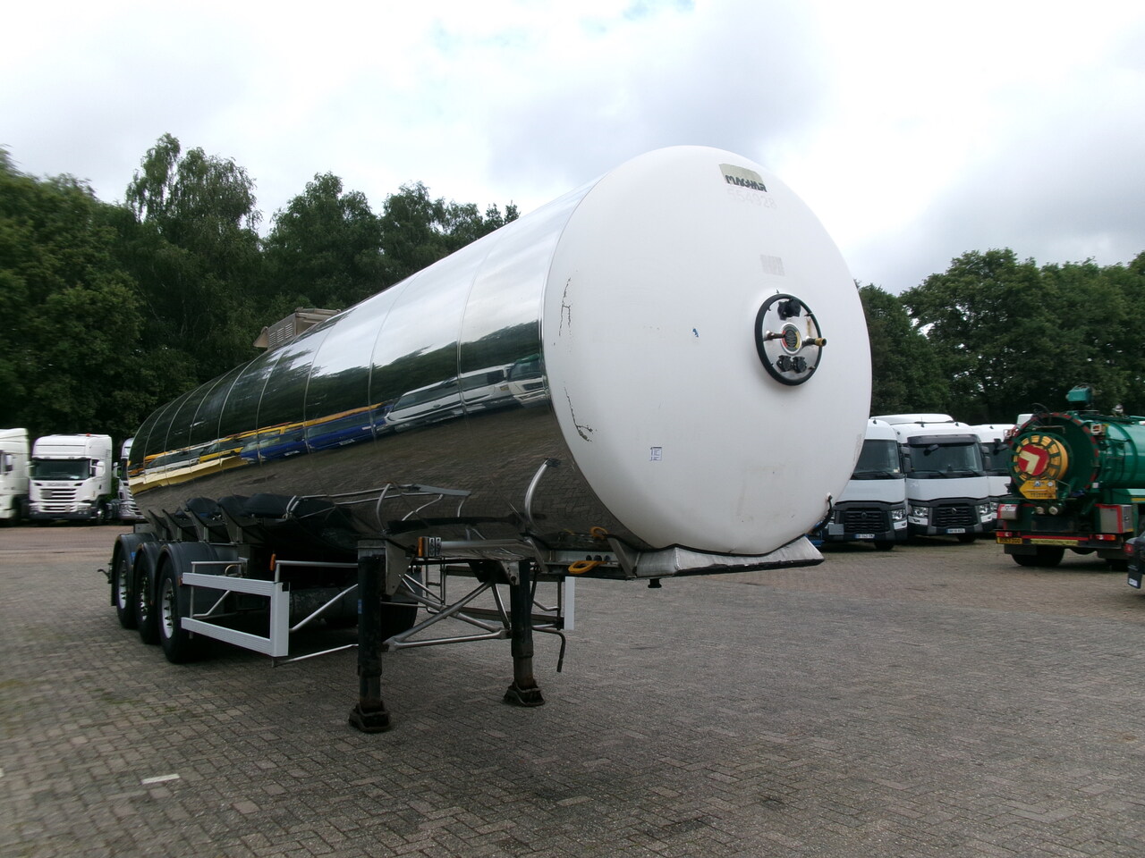 Magyar Food tank inox 30 m3 / 1 comp - Tank semi-trailer: picture 2