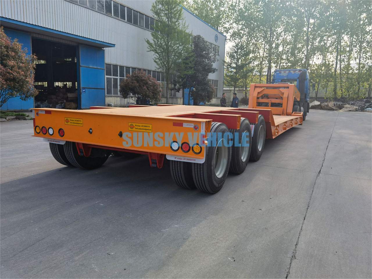 New Low loader semi-trailer for transportation of heavy machinery SUNSKY 3 Axle 70 Tons detachable gooseneck lowbed trailer: picture 7