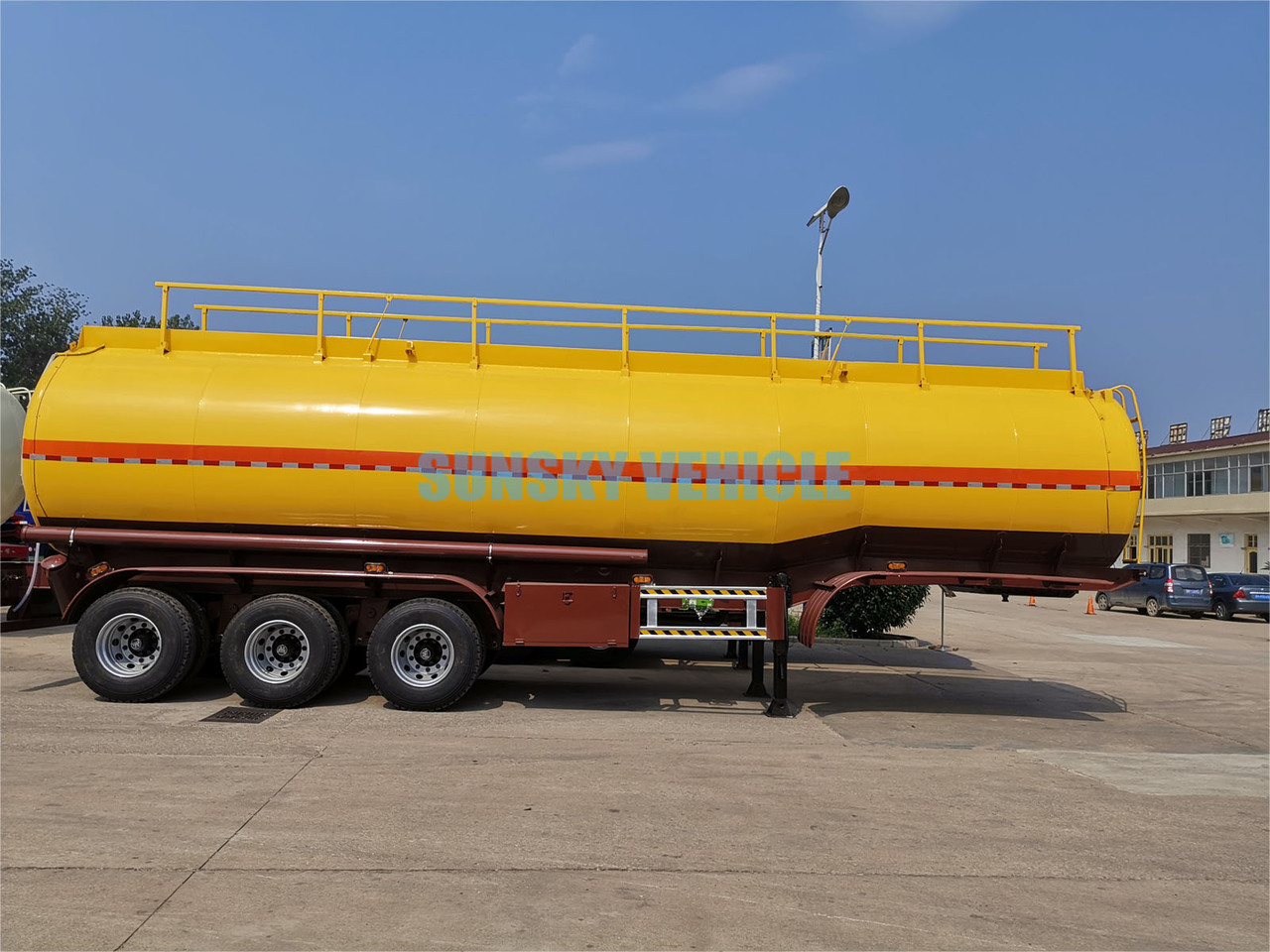 New Tank semi-trailer for transportation of fuel SUNSKY 3 Axle Fuel Tanker Trailer: picture 4