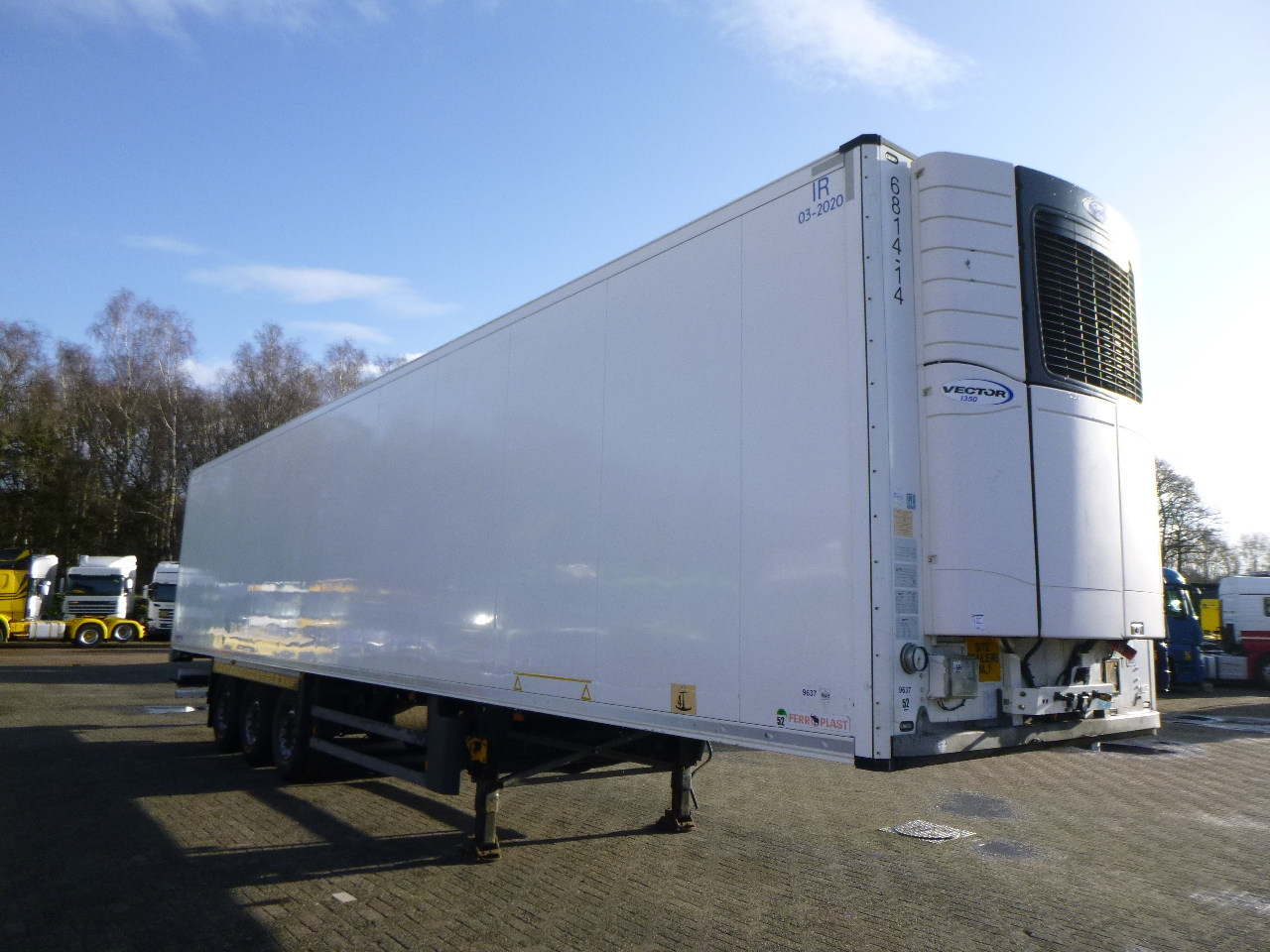 Schmitz Cargobull Frigo trailer + Carrier Vector 1350 - Refrigerator semi-trailer: picture 2