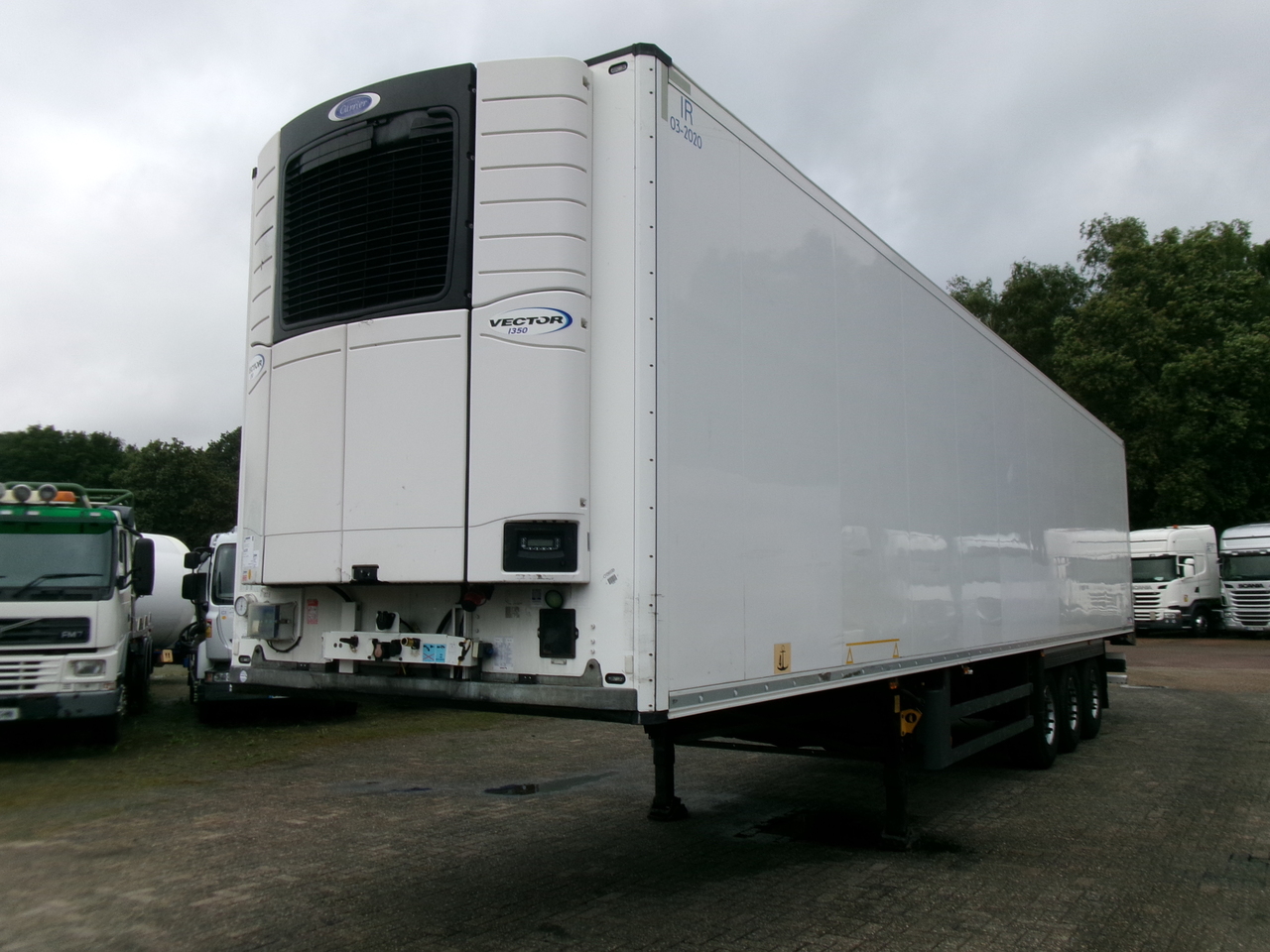 Schmitz Cargobull Frigo trailer + Carrier Vector 1350 - Refrigerator semi-trailer: picture 1