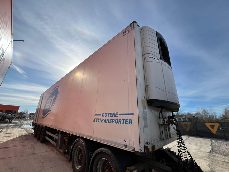 Schmitz Cargobull SCBS3B CARRIER Vector 1550 / BOX L=13396 mm - Refrigerator semi-trailer: picture 1