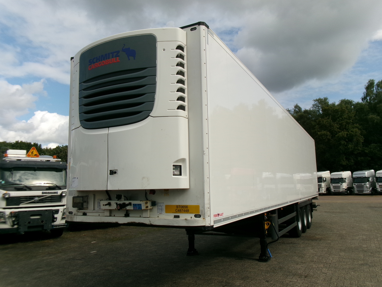 Schmitz Frigo trailer + Cargobull Cool TKM - Refrigerator semi-trailer: picture 1