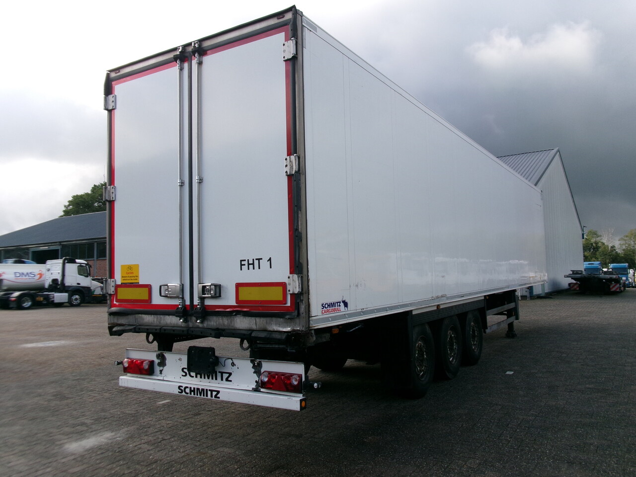 Schmitz Frigo trailer + Carrier Vector 1550 - Refrigerator semi-trailer: picture 4
