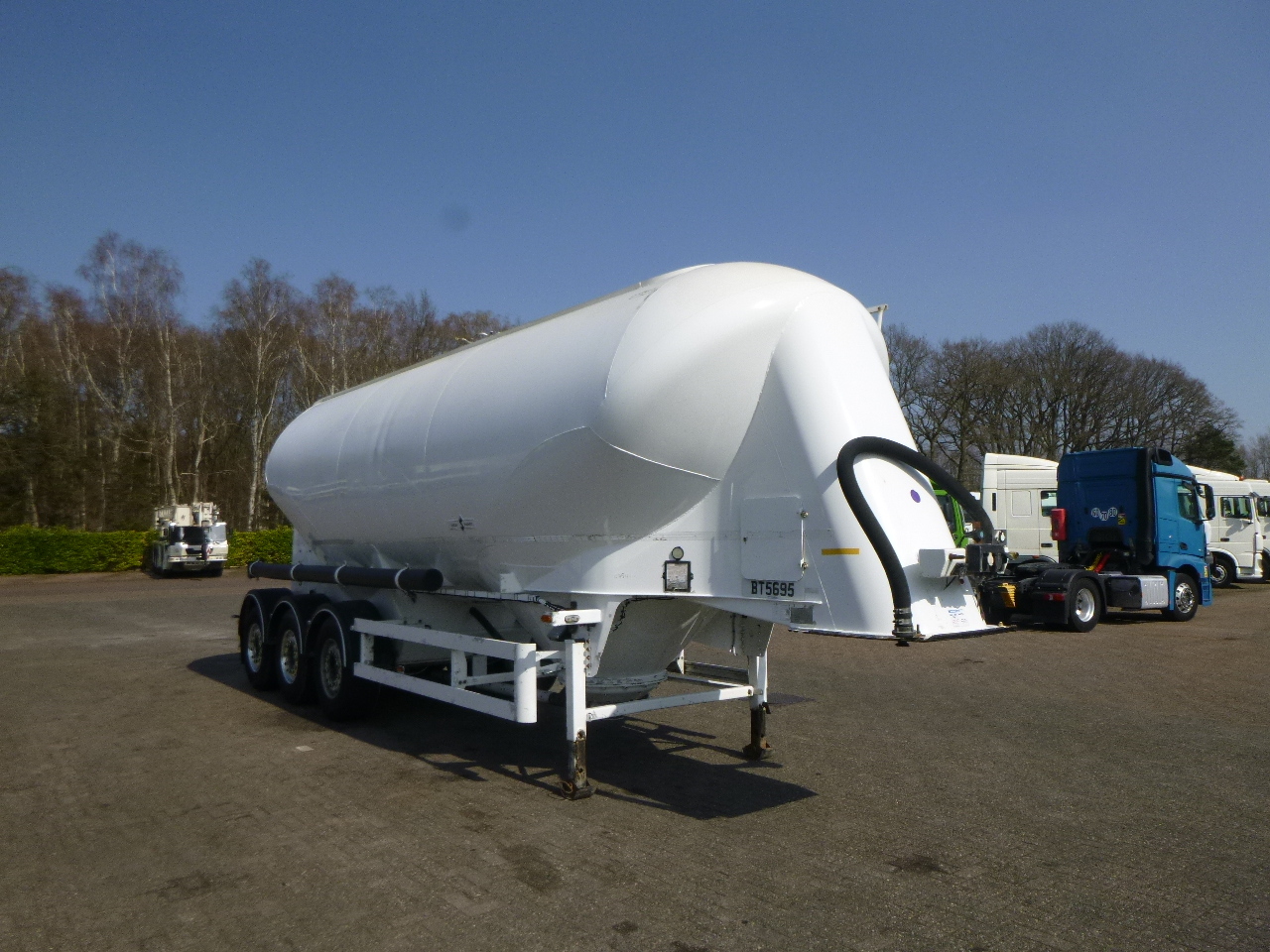 Spitzer Powder tank alu 37 m3 - Silo semi-trailer: picture 2