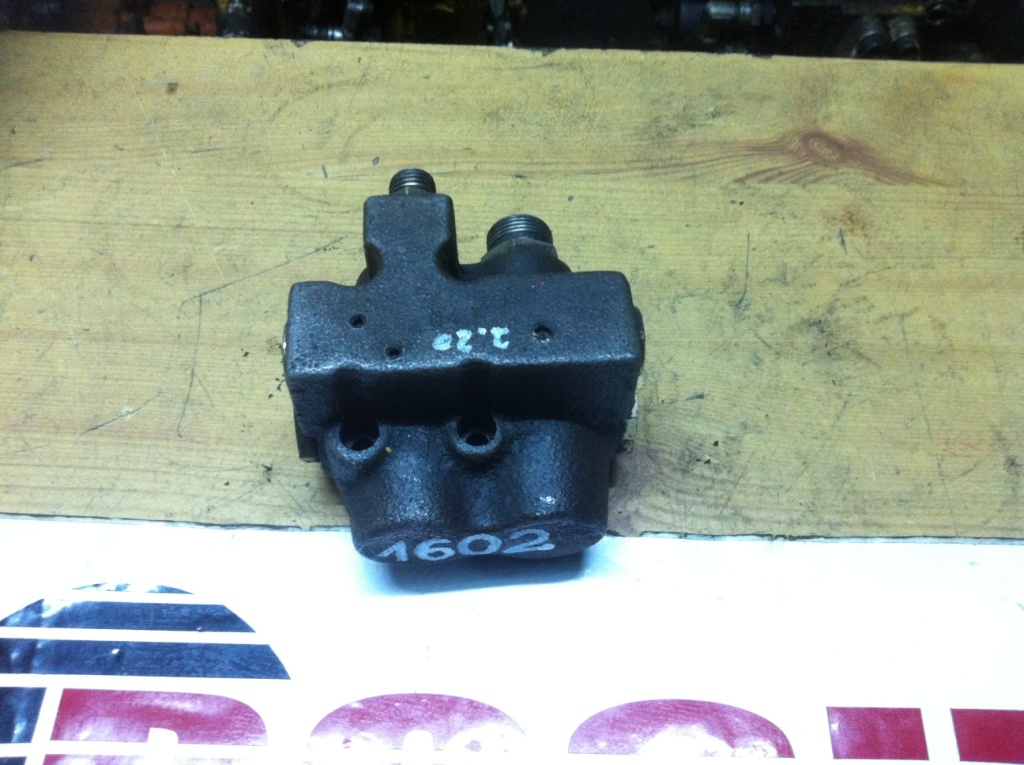 15548 219 - Hydraulic valve for Construction machinery: picture 1