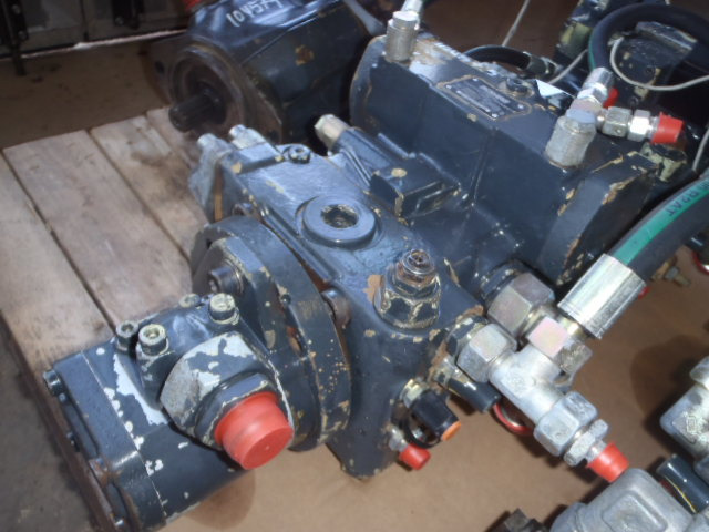Bomag A4VG71DGDT1/32L-NSF10K021E-S - - Hydraulic pump for Construction machinery: picture 2