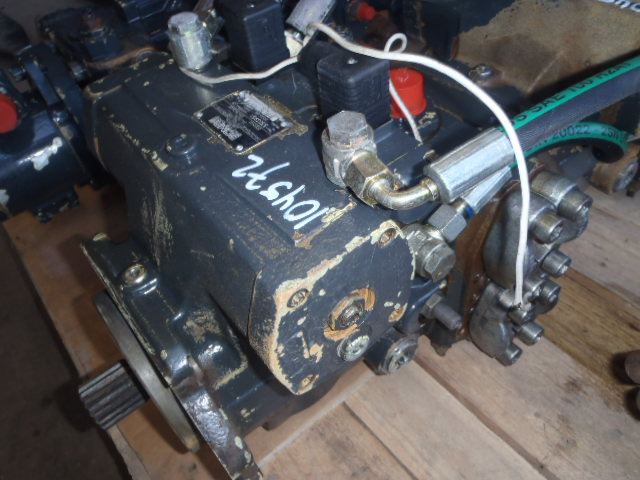 Bomag A4VG71DGDT1/32L-NZF10K071E-S - - Hydraulic pump for Construction machinery: picture 2
