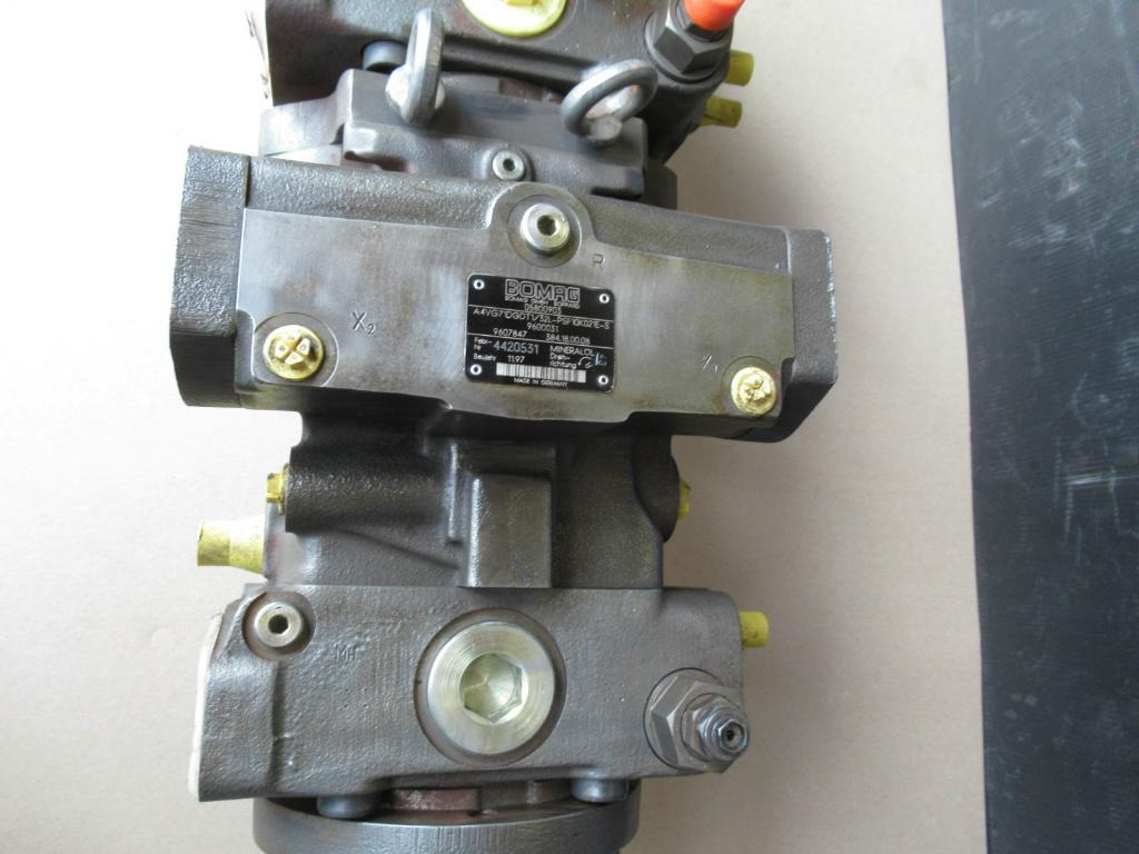 Bomag A4VG71DGDT1/32L-PSF10K021E-S - - Hydraulic pump for Construction machinery: picture 2