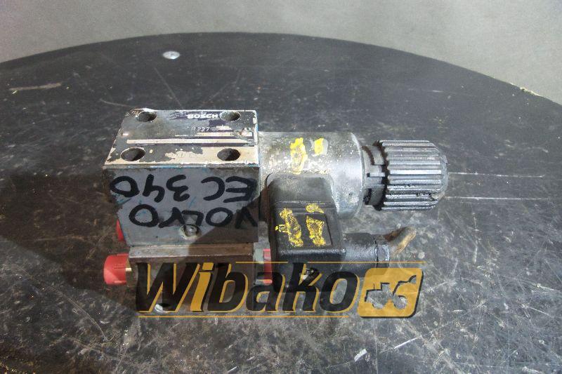 Bosch 081WV06P1V1010WS024/00D66 - Hydraulic valve for Construction machinery: picture 1