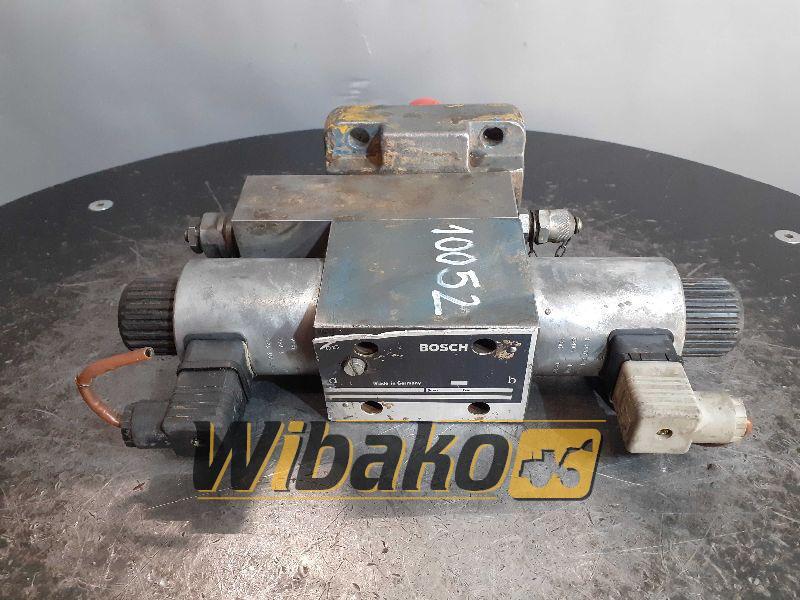 Bosch 081WV10P1M1002W5024/00D11 - Hydraulic valve for Construction machinery: picture 1