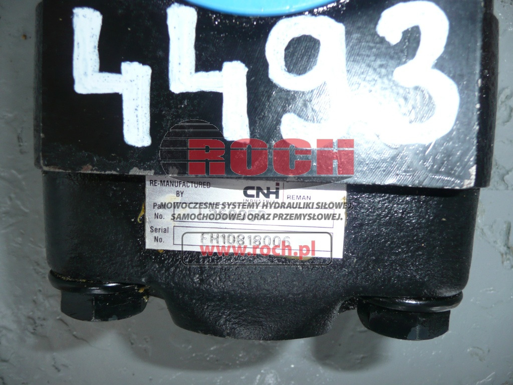 CNH L26895R - Hydraulic pump: picture 2