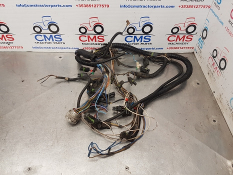 Case 5120, 5130, 5140 Transmission Wiring Loom 1546495c1, 1987581c1 - Cables/ Wire harness: picture 2