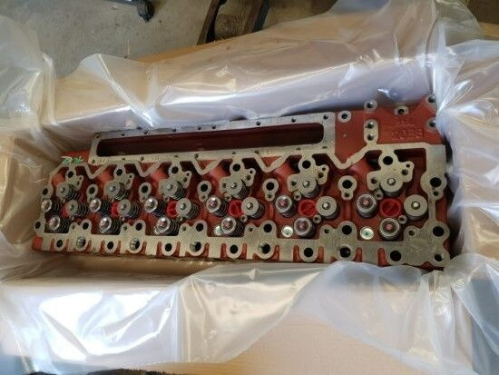Case IH MAGNUM 310 - Cylinder head for Farm tractor: picture 1
