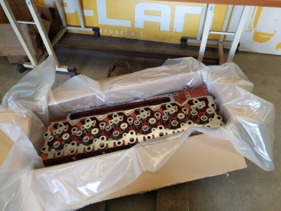 Case IH MAGNUM 310 - Cylinder head for Farm tractor: picture 3