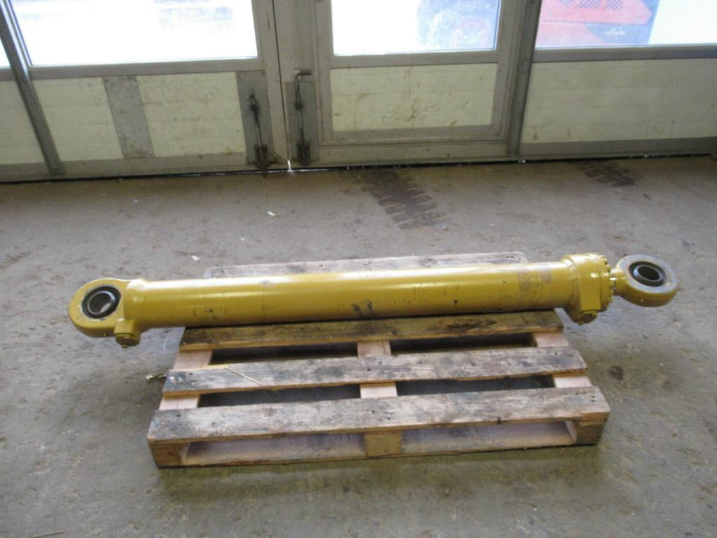 Caterpillar  - Hydraulic cylinder for Construction machinery: picture 2