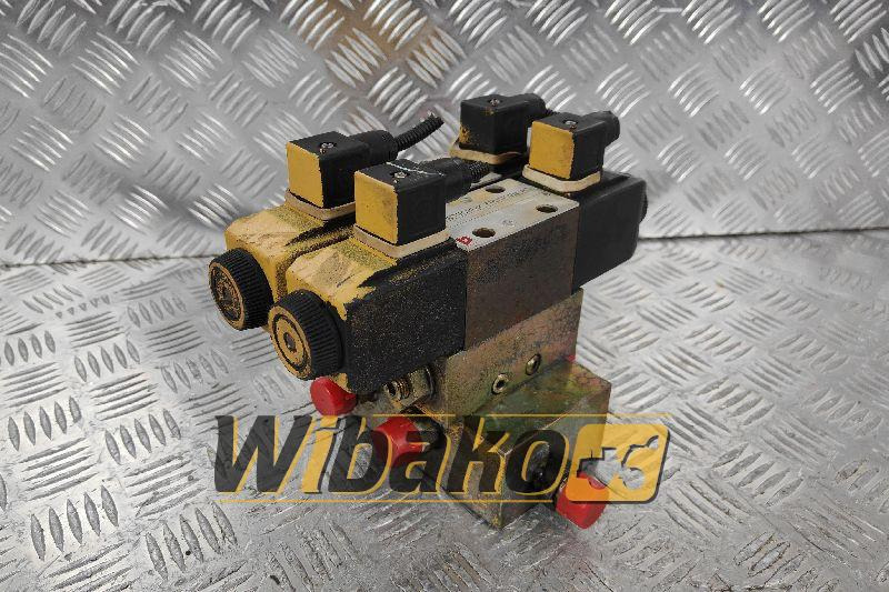 Caterpillar 134-5809 - Hydraulic valve for Construction machinery: picture 1