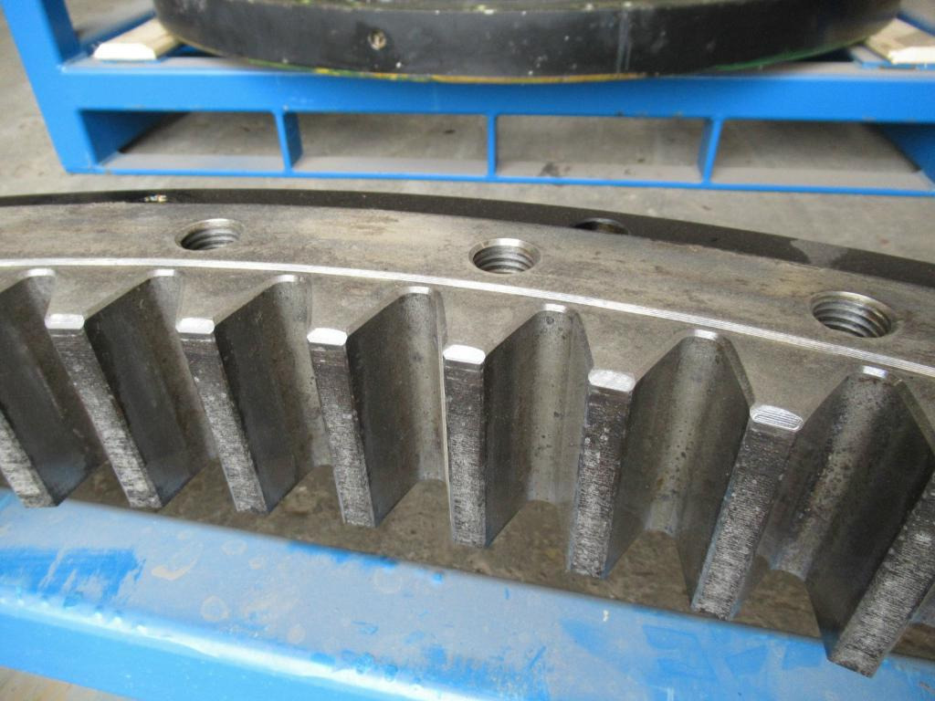 Caterpillar 324E - - Slewing ring for Construction machinery: picture 2