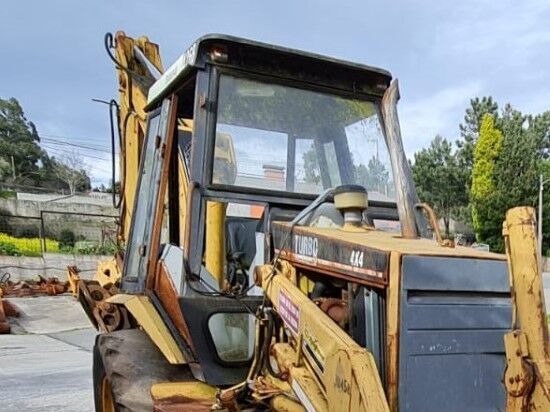 Caterpillar 426B - Cab for Backhoe loader: picture 2