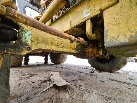 Caterpillar 426B / 416B / 436B - Front axle for Backhoe loader: picture 1